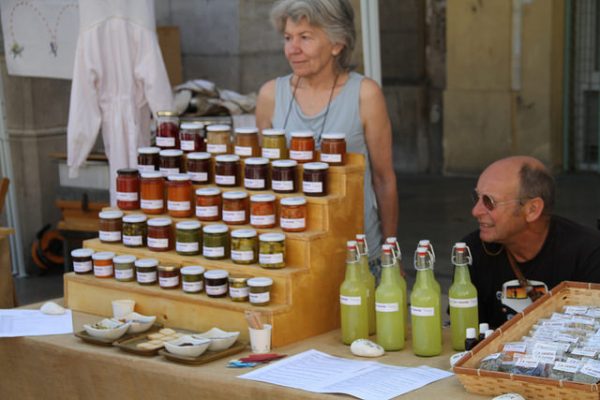 Mercat del la Terra to szansa na spróbowanie ciekawych lokalnych produktów, kwiecień 2018 w Barcelonie