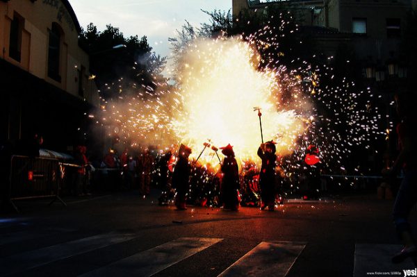 Festes de Sants i barcelońskie diabły, sierpień 2018 w Barcelonie