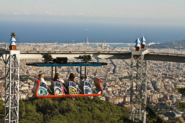 Widoki w parku rozrywki Tibidabo