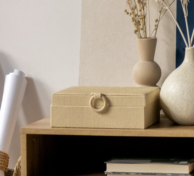 PRZECHOWYWANIE W SALONIE INNE